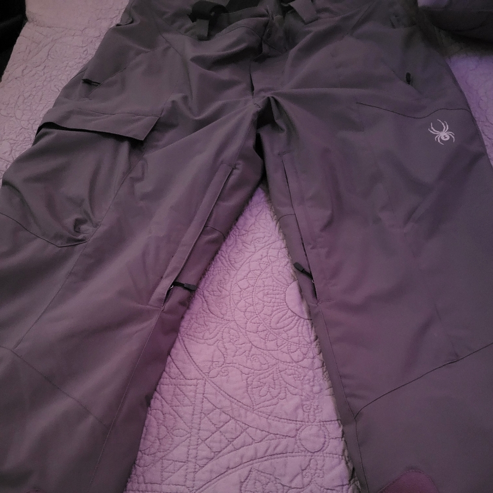 Spyder ski bibs. Great condition. Waterproof & insulated. Top of the line.